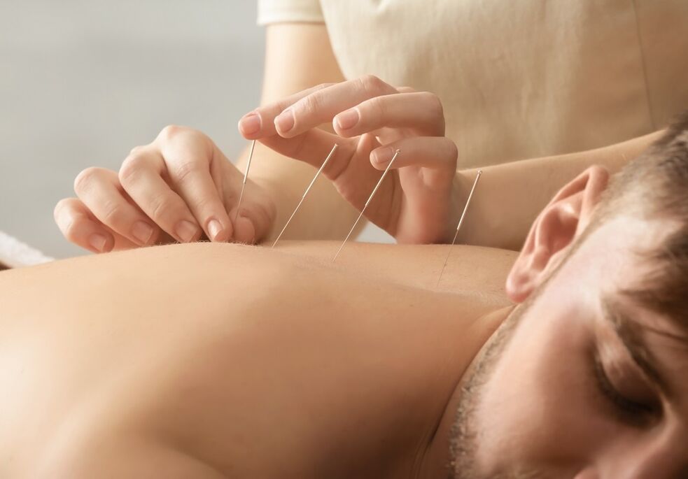 acupuncture for pain in the shoulder blades